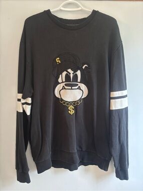 Men's Black Crewneck Sweatshirt with Graphic Character Patch